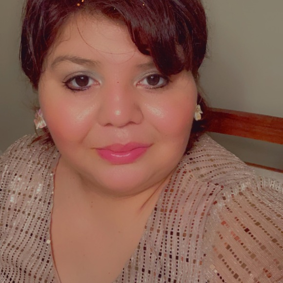 Meet your Posher, Erica - Picture 1 of 1